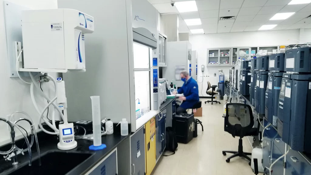 bio lab and researcher